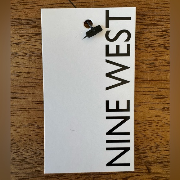 NWT| Nine West | Short Sleeve V-Neck Chiffon Button Down | Sage Green | Large - Picture 4 of 5